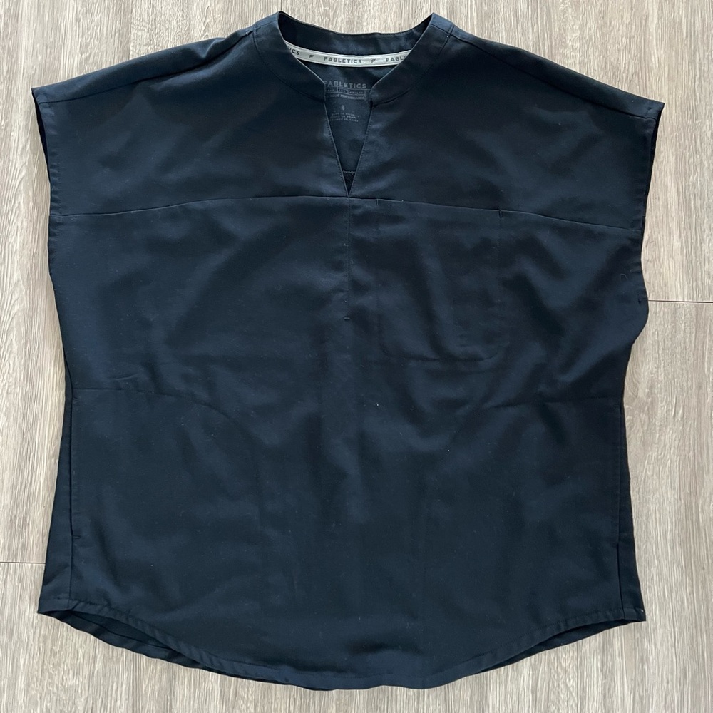 Fabletics Evolve Scrub Top